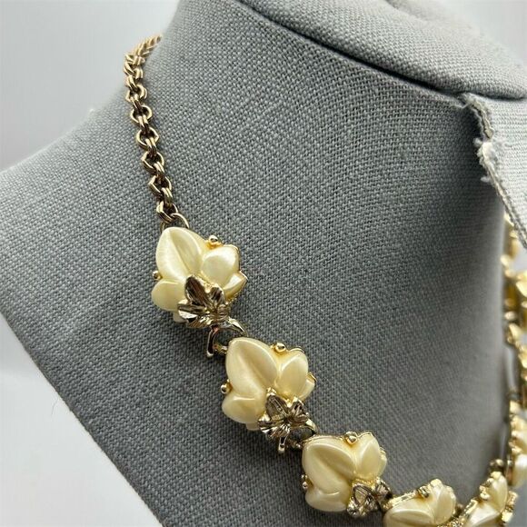 Vintage Gold Tone Cream Acrylic Floral Leaf Beaded Short Necklace 16" Unique - Picture 4 of 9